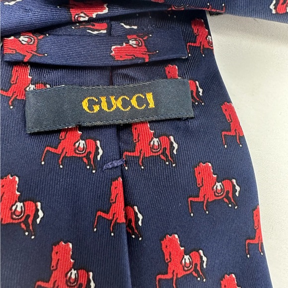 Gucci 100% silk blue vintage tie red horses desing - Picture 4 of 9